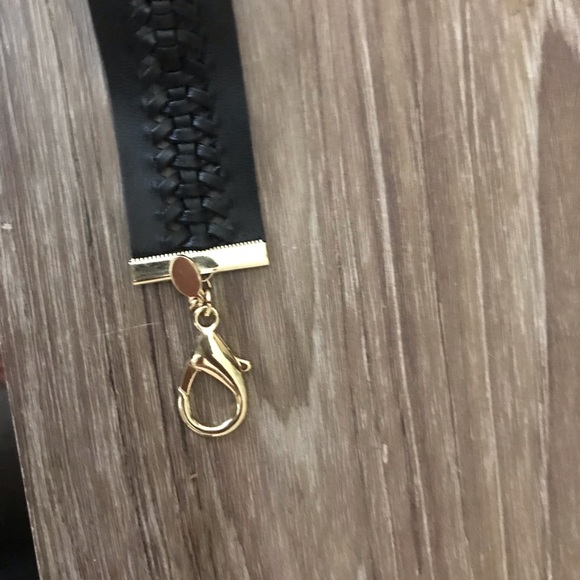 Express adjustable faux leather choker - Picture 5 of 6